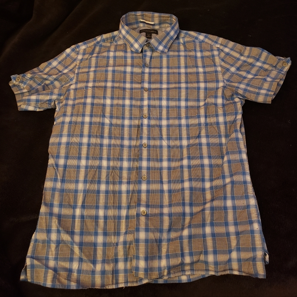 Banana republic short sleeve button down shirt size medium 15-15 half blue plaid